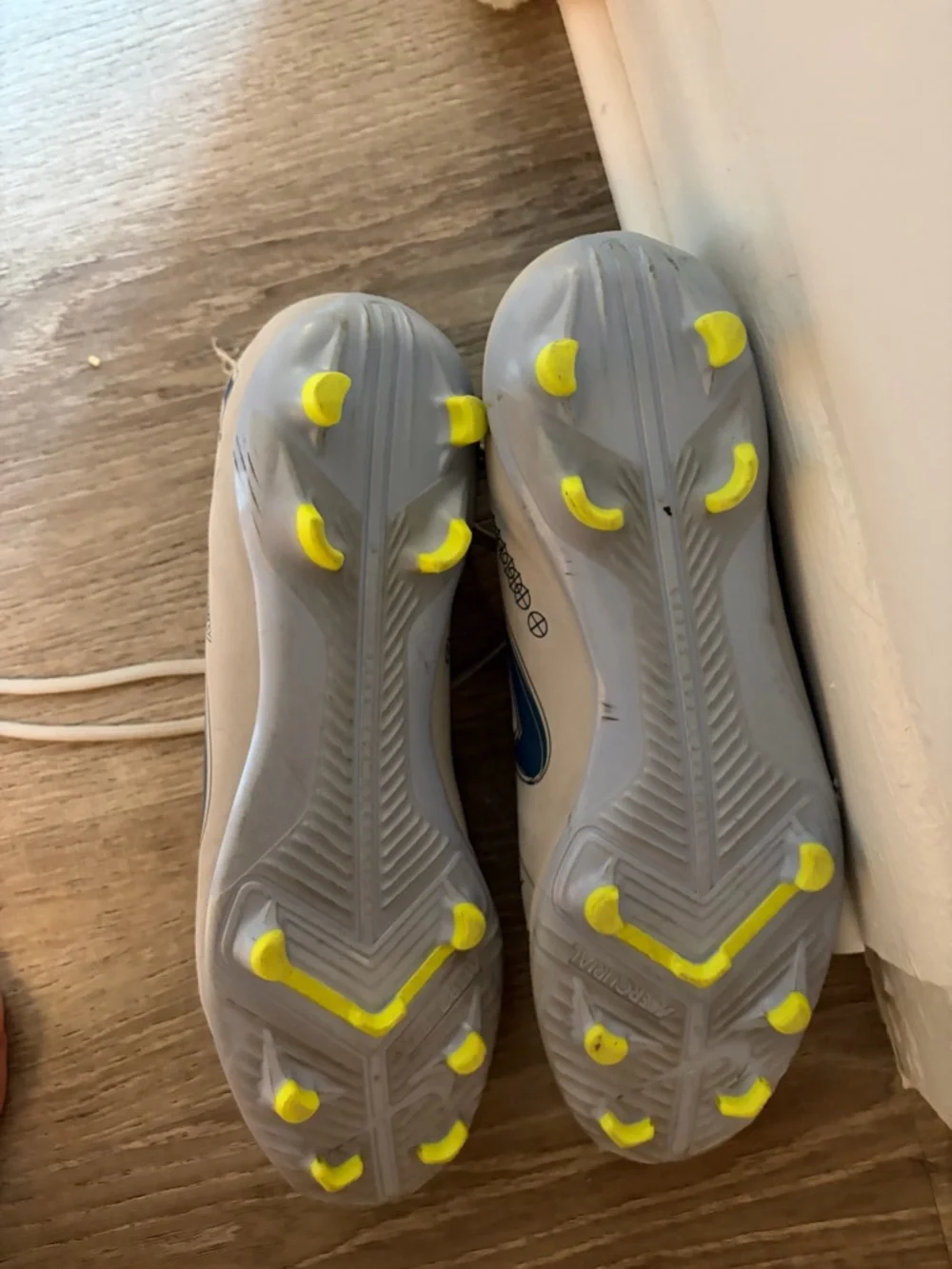 Nike Mercurial Vapor 14 Academy FG/MG soccer cleats. - Picture 5 of 7